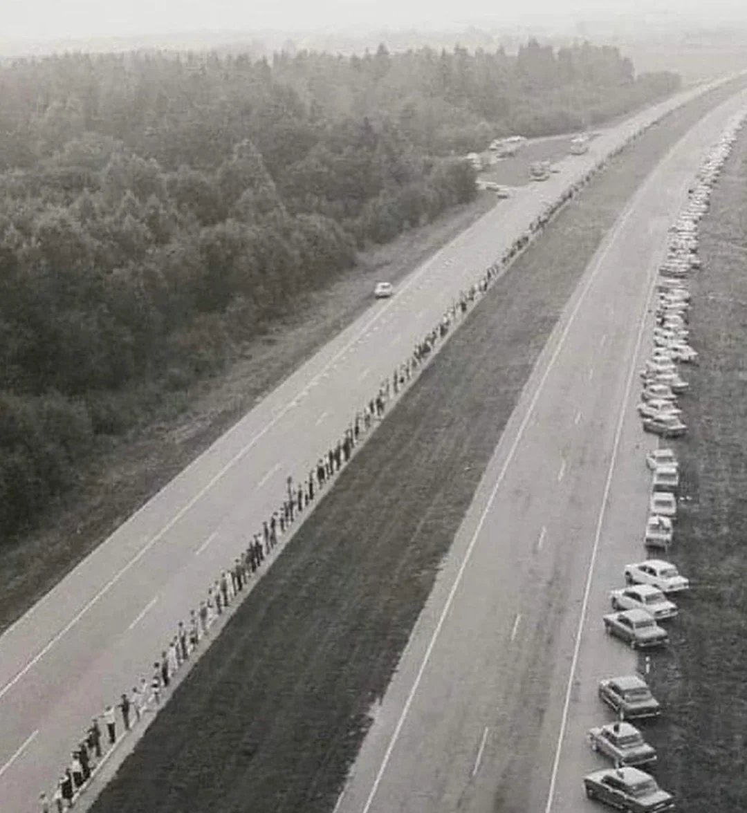 Baltic way human chain, 1989